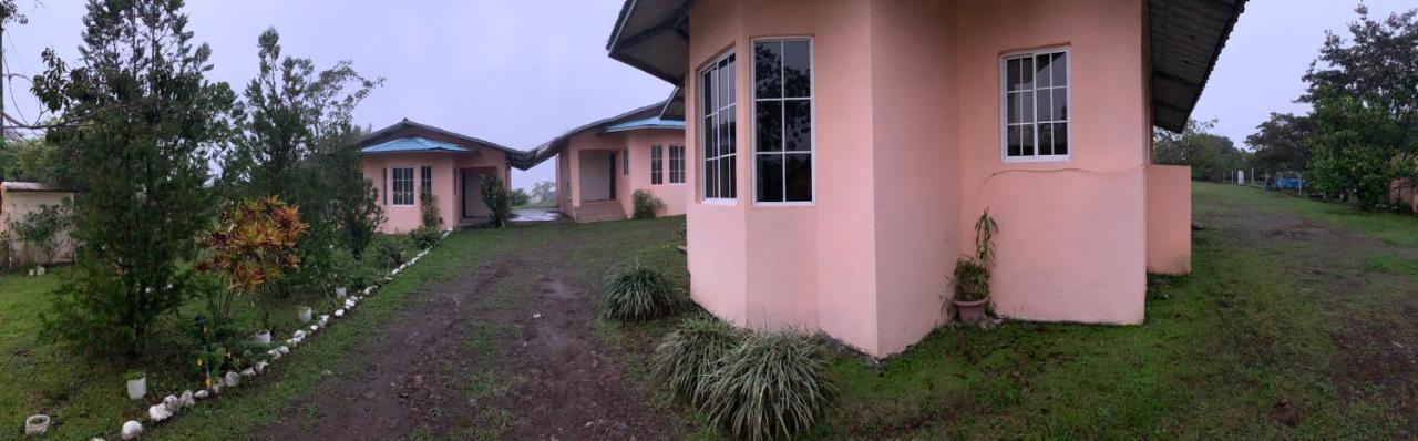 Linda Vista Cabins โบเกเต ภายนอก รูปภาพ